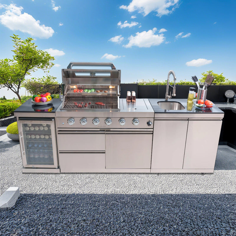 Dublin outdoor kitchen with 304 stainless steel grill, sink, refrigerator, and Black Galaxy granite countertop.